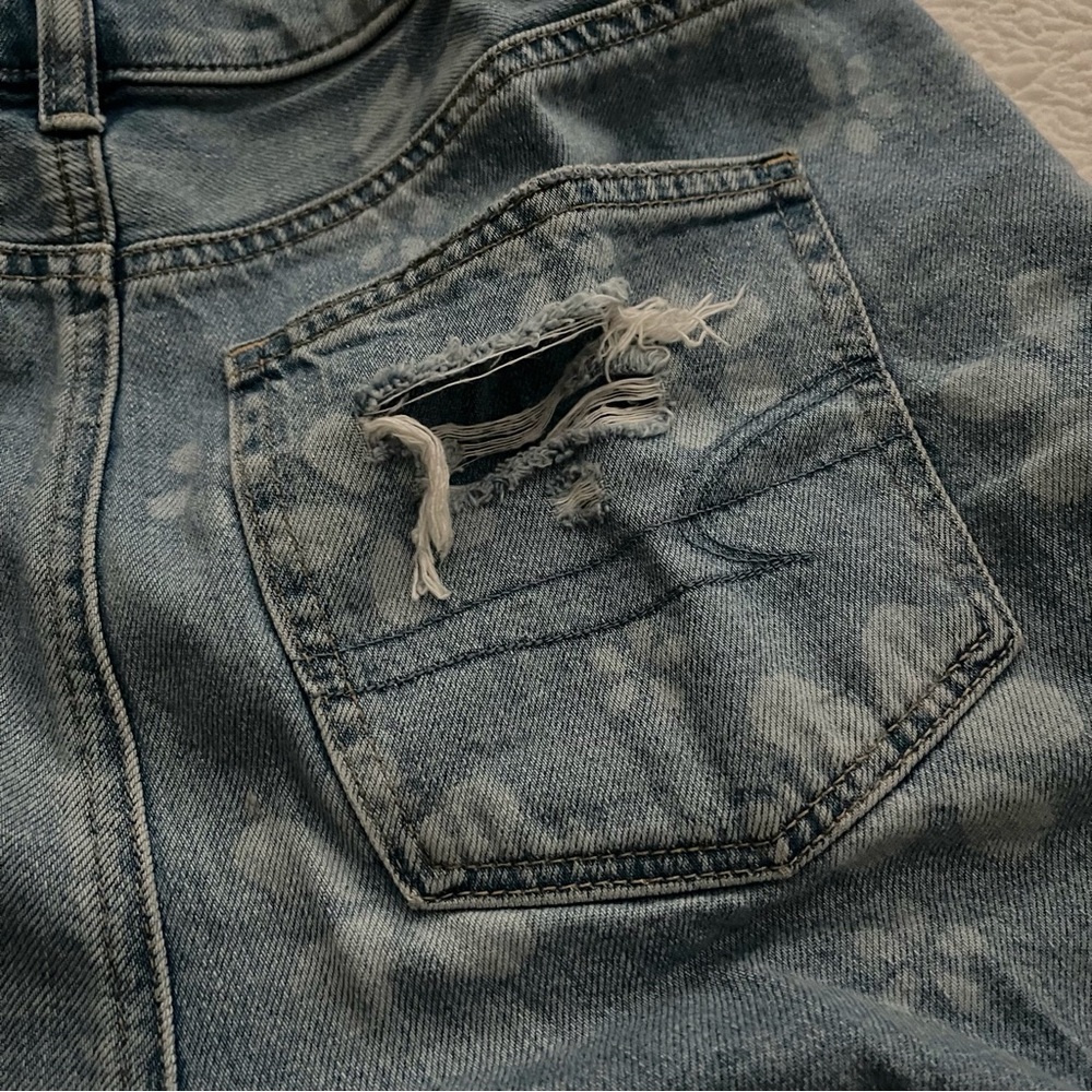 American Eagle Outfitters Distressed Denim Shorts Size 4 - Picture 9 of 16